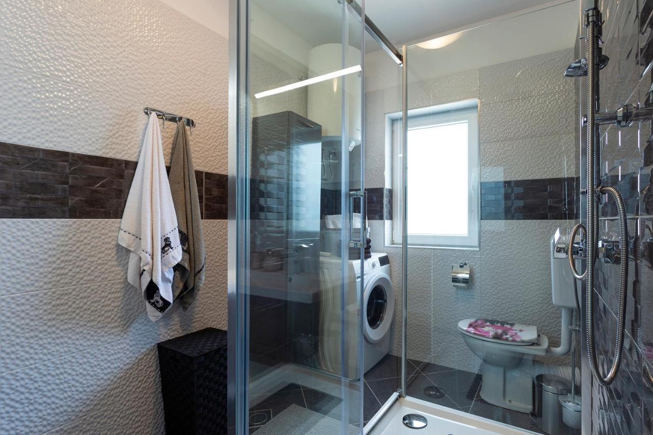 Apartmani Karoca 3 Pula Buitenkant foto