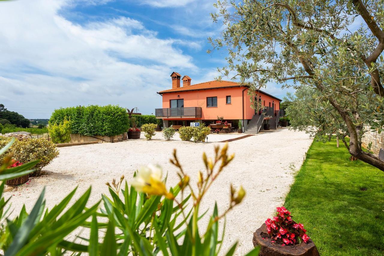 Apartmani Karoca 3 Pula Buitenkant foto