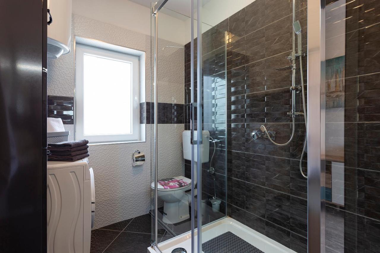 Apartmani Karoca 3 Pula Buitenkant foto