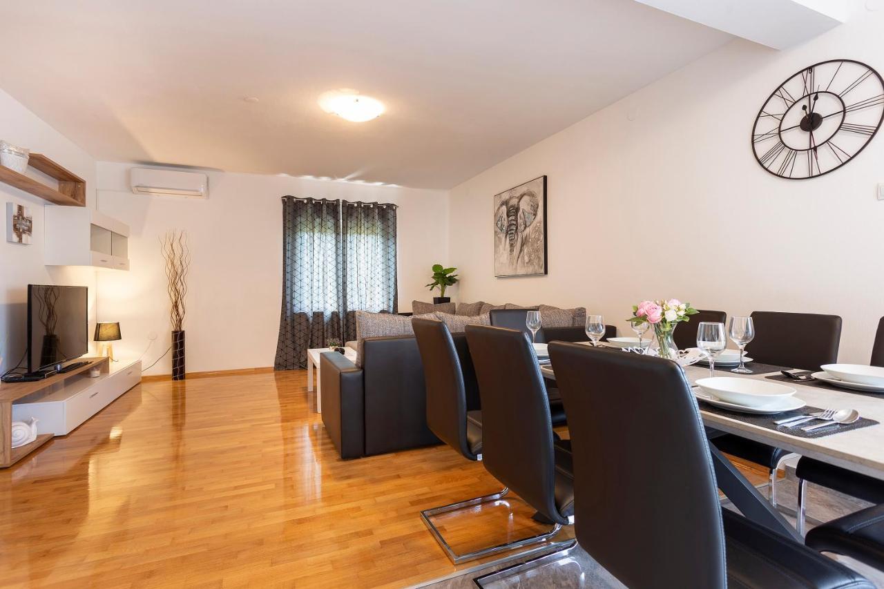 Apartmani Karoca 3 Pula Buitenkant foto